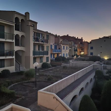 Superbe T2 En Centre Ville Au Calme A Deux Pas Du Marche Cavalaire-sur-Mer Kültér fotó